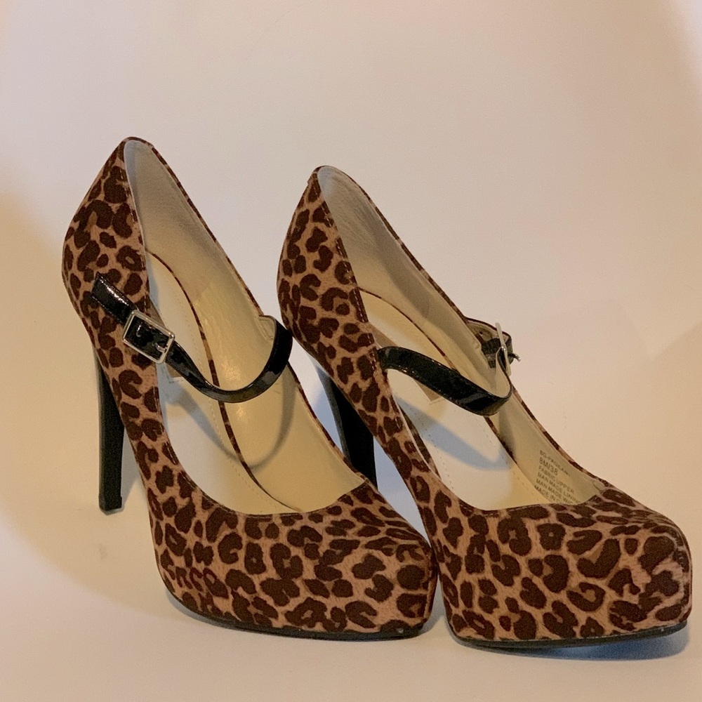 Gorgeous BCBGeneration Leopard Print Heels
